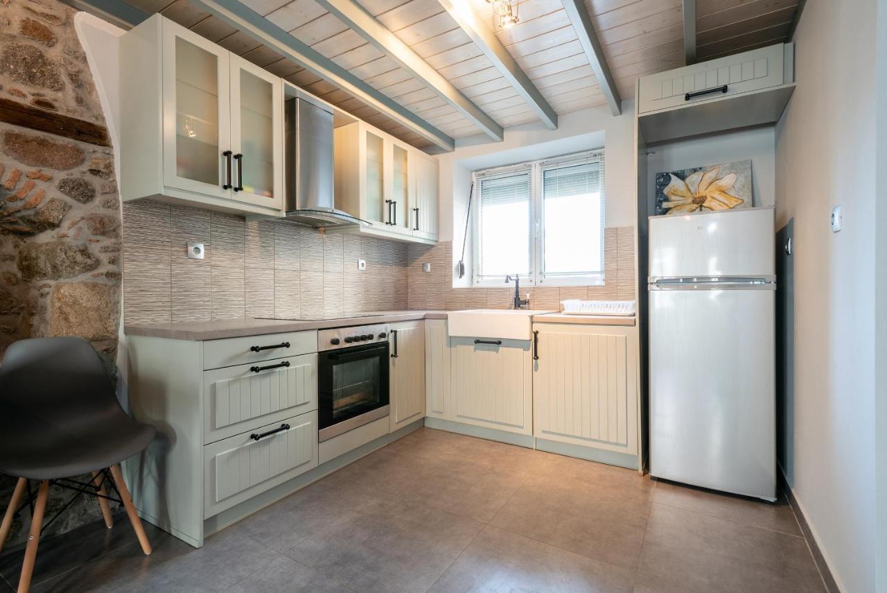 Traditional Stone House Apartment Thanos